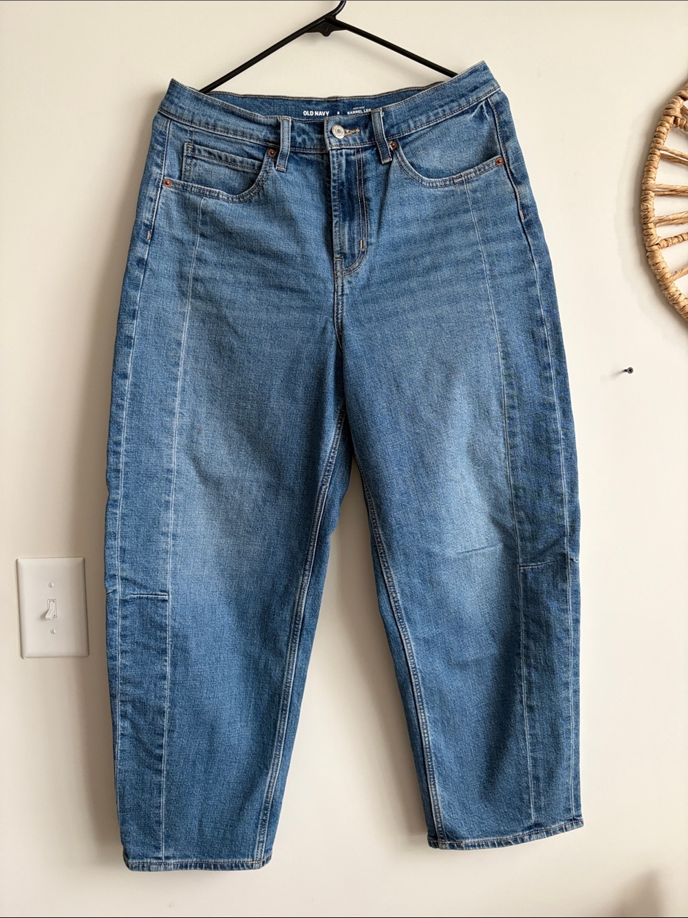 Old Navy High Rise Barrel Jeans - Size 8